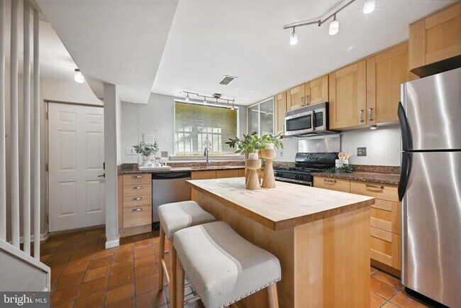 Foto del edificio - 405 Warner St NW