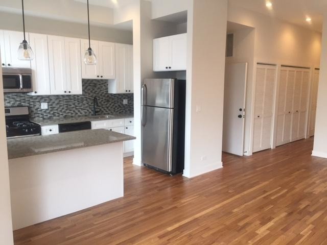 Foto principal - 607 W Oakdale Ave