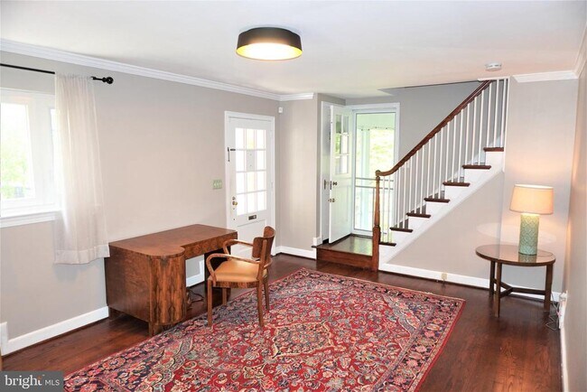 Building Photo - 215 Crestmoor Cir