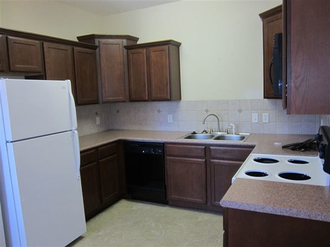 Building Photo - 2 br, 2.5 bath Condo - Wellington Court Co...