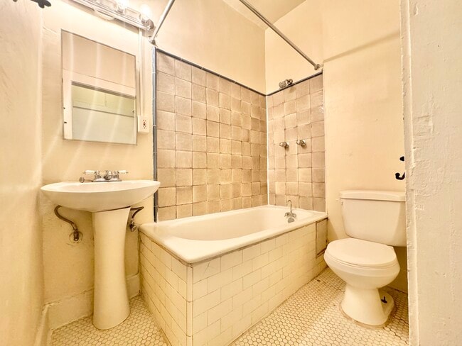 Foto del edificio - 532 S Coronado St