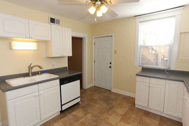 Foto del edificio - 3316 N Southport Ave