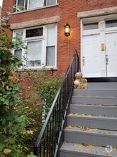 Building Photo - 1615 W Barry Ave