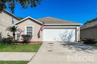 Building Photo - 822 Brenton Leaf Dr