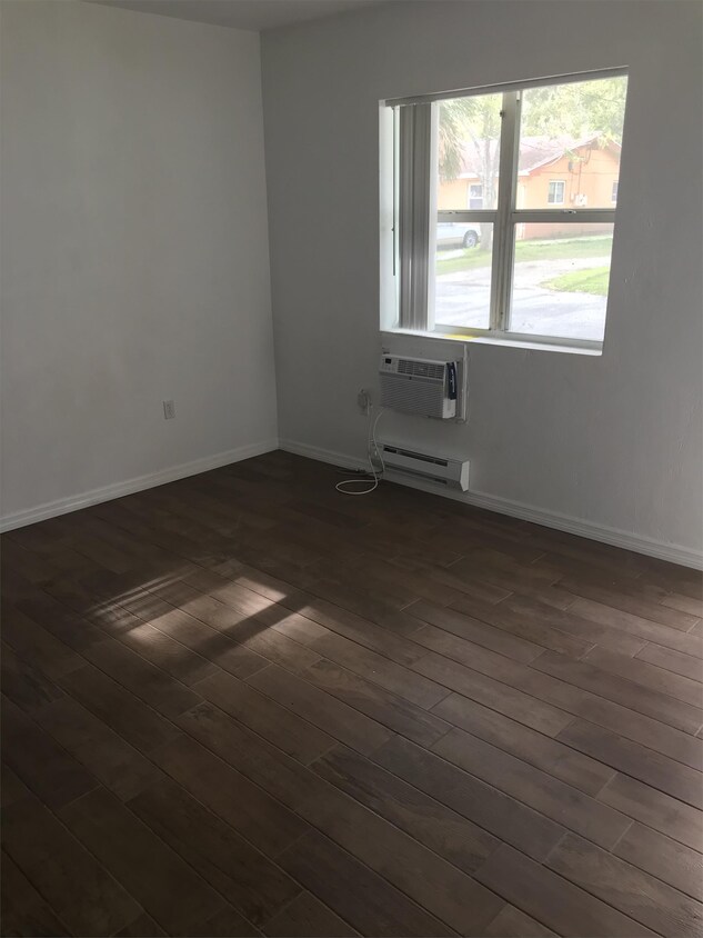 Foto del edificio - 126 Gardiner Ct