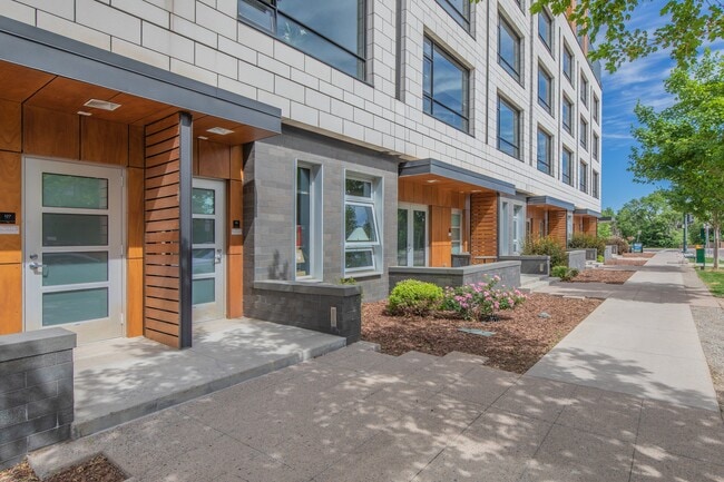 Building Photo - The View at Wash Park