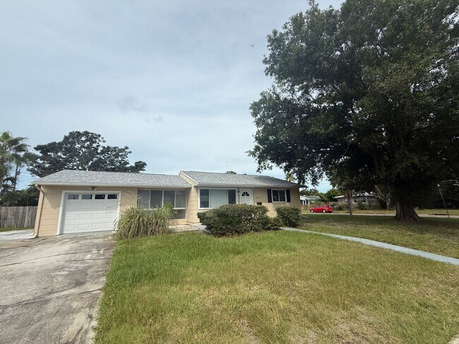 Foto del edificio - Highly Desired Tyrone home 2/1.5