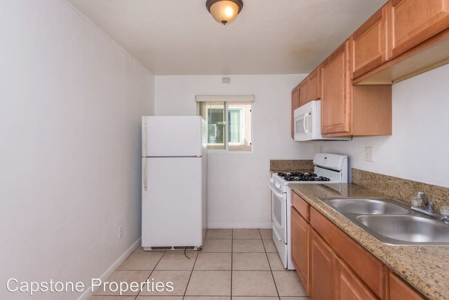 Building Photo - 2 br, 1 bath Apartment - 401-407 Aurora St