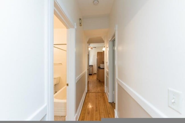 Building Photo - 3 bedroom in Chicago IL 60613
