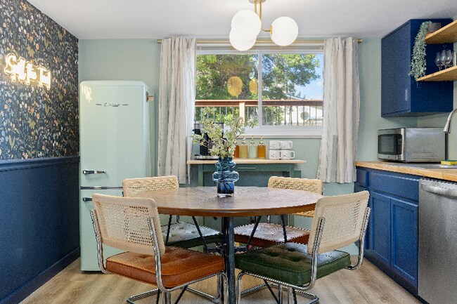 Building Photo - 5831 W 110th Pl