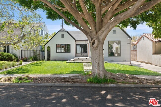 Building Photo - 2316 Hill St