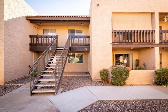 Foto del edificio - 520 N Stapley Dr