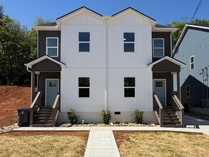 Building Photo - 3425 Garden Dr
