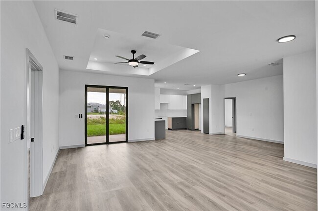Foto del edificio - 1024 Halby Ave S