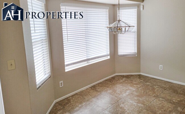 Foto del edificio - Conveniently located 3 bedroom Glendale Home