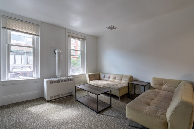 Foto del edificio - 136 Washington St