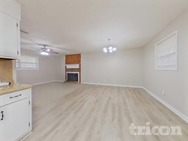 Building Photo - 3964 Cindy Dr