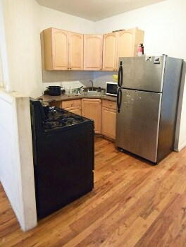 Foto del edificio - 110 N Henry St