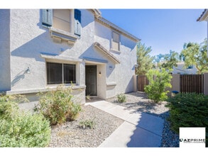 Building Photo - 2853 E Dunbar Dr