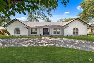 Building Photo - 14909 Hillcrest Rd