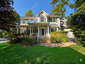 Building Photo - 10500 Westfield Ln