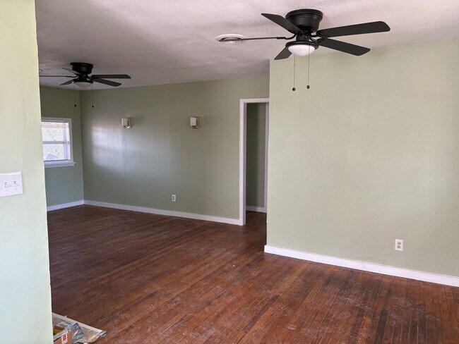 Foto del edificio - 2 bed/1 bath home in South Oklahoma City