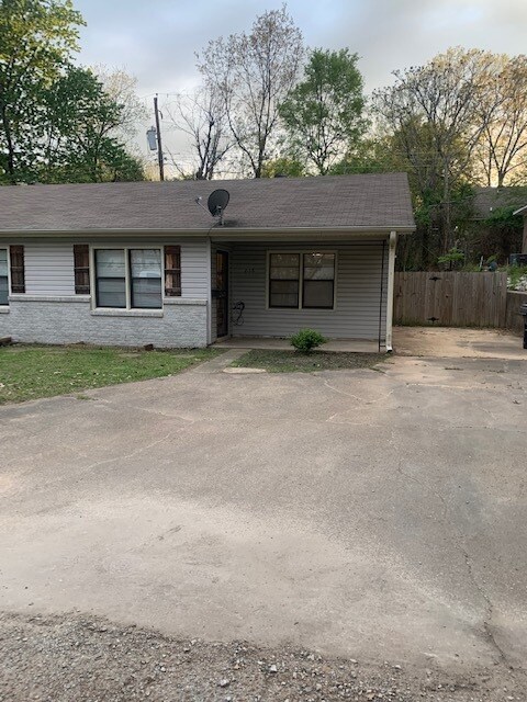 Primary Photo - 218 Pekin St