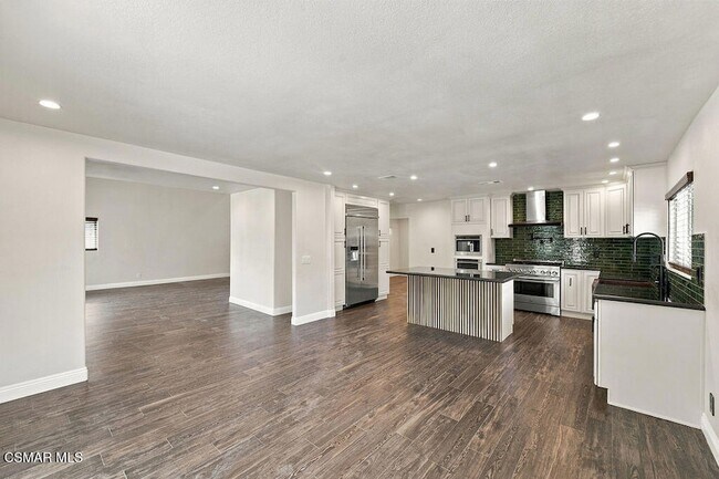 Building Photo - 5769 Nutwood Cir