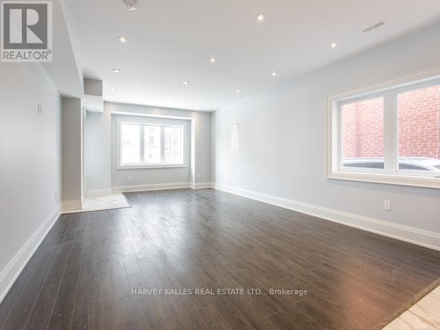 Building Photo - 987 Avenue Rd