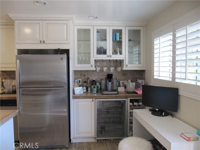 Foto del edificio - 421 Marigold Ave