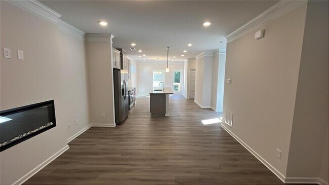 Building Photo - 1662 Eagle Dr