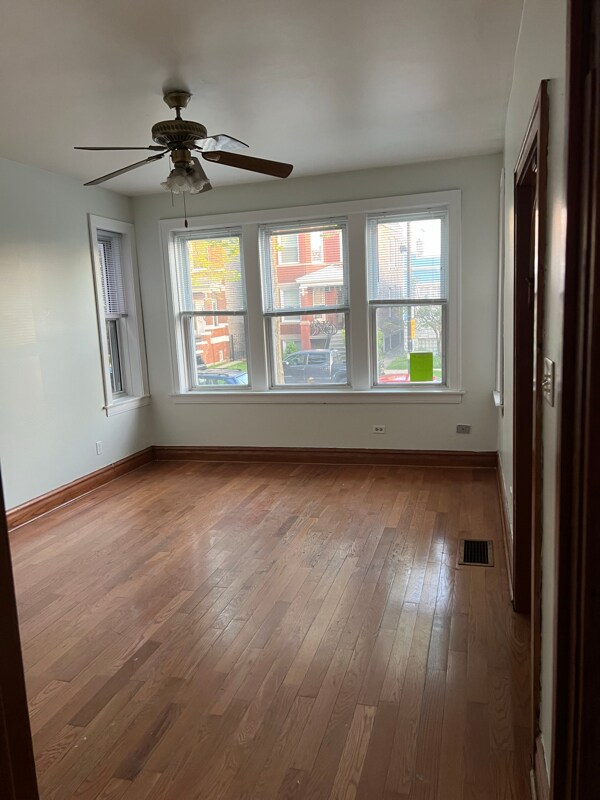 Foto del edificio - 5436 W 24th Pl