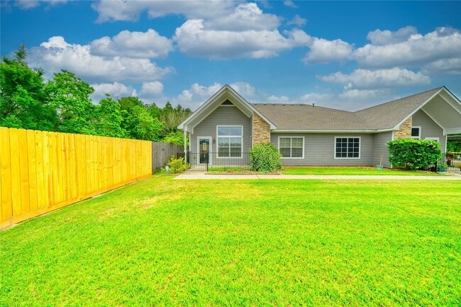 Foto del edificio - 770 Hunt Rd