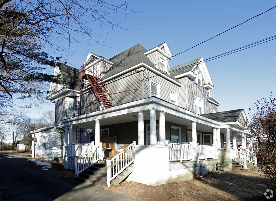 Building Photo - 392 Sairs Ave
