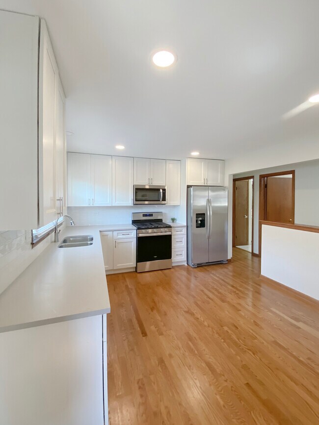 Foto del edificio - 2242 Eastview Dr