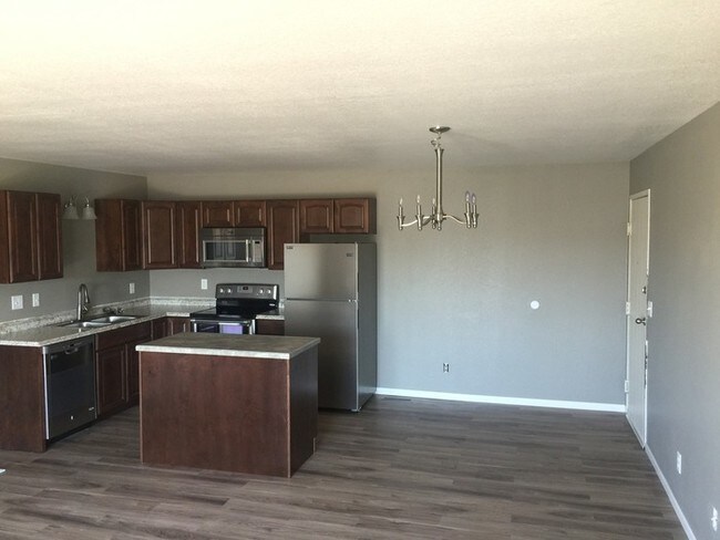 Foto del edificio - 360 N Main Ave