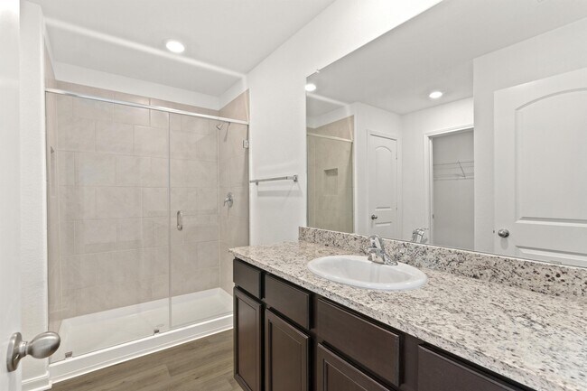 Building Photo - 4414 Banting Crescent