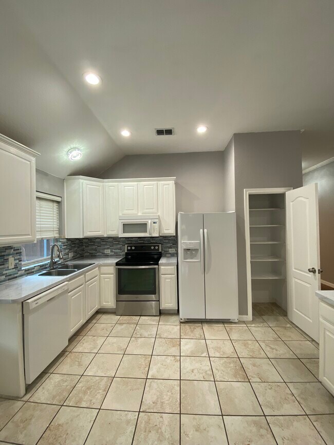 Foto del edificio - 1720 Hackberry Branch Dr