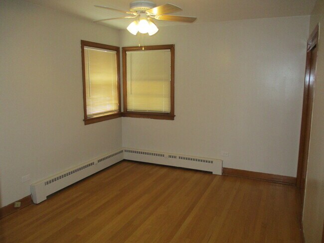 Foto del edificio - 6170 N Meade Ave