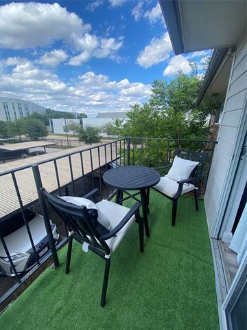 Foto del edificio - 8083 Meadow Rd