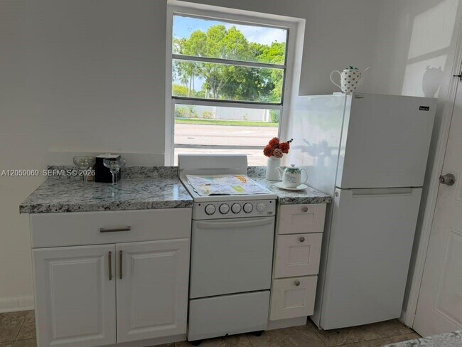 Foto del edificio - 1049 NW 95th St