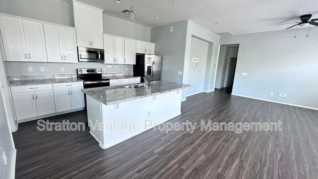 Building Photo - 14870 W Encanto Blvd