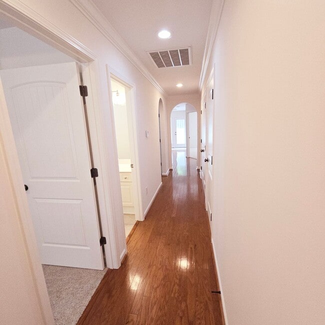 Foto del edificio - 2460 Ridgemont Dr