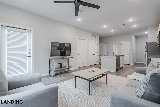 Foto del edificio - 1650 Harris Hill Rd