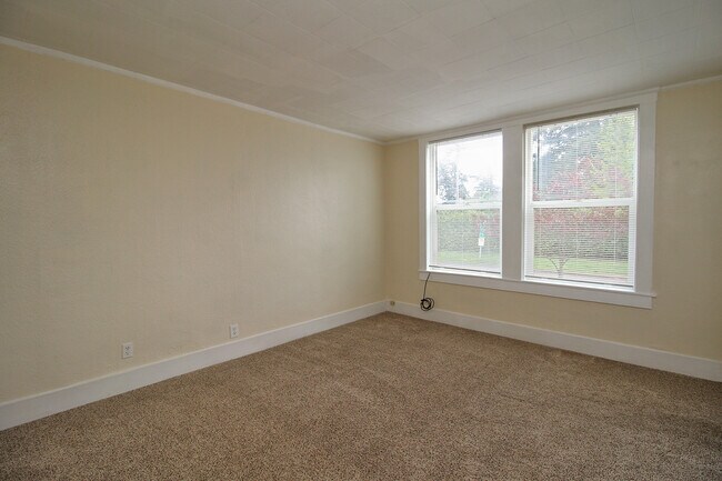 Foto del edificio - 7630 SE Woodstock Blvd