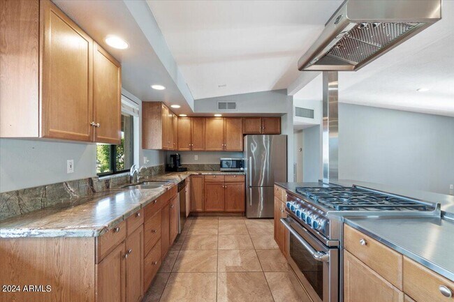 Building Photo - 4425 E Calle Allegre