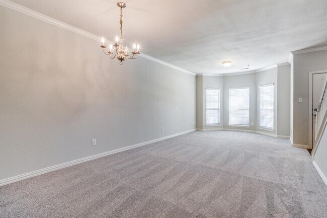 Building Photo - 575 S Virginia Hills Dr