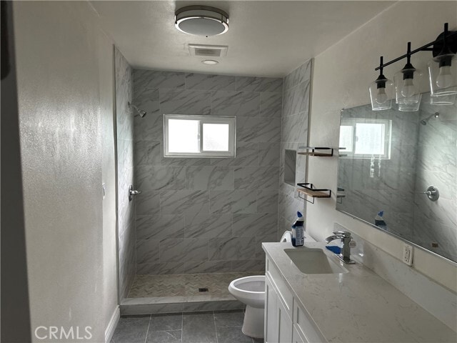 Building Photo - 2161 Myrtle Ave