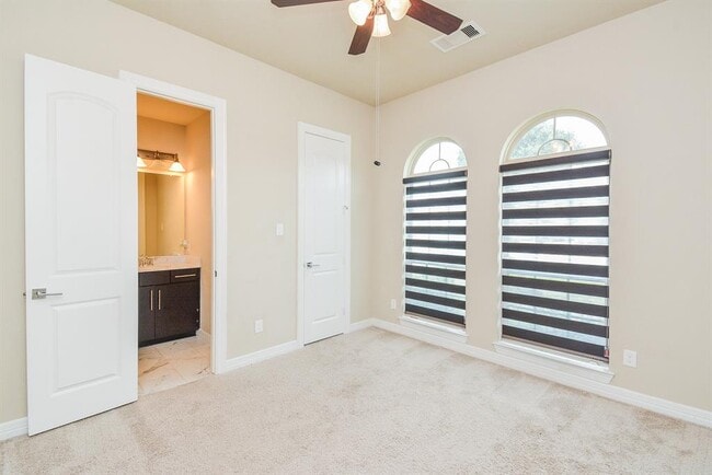 Building Photo - 5615 Caper Shores Ln