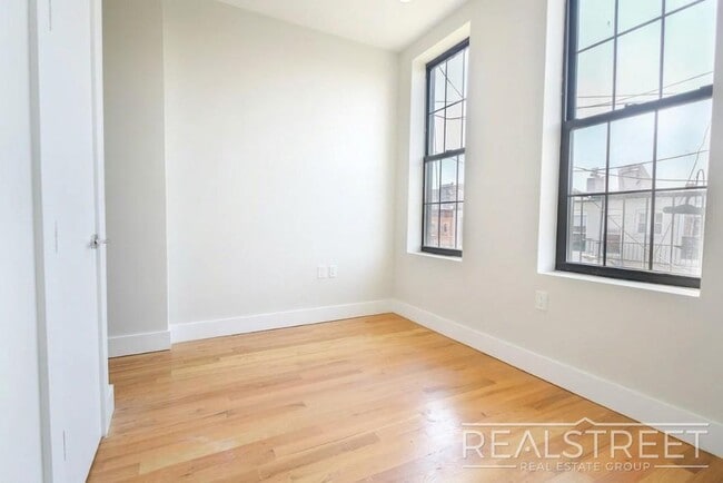 Foto del edificio - Greene Avenue